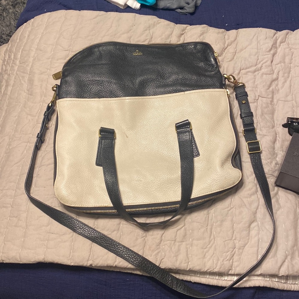 Leather fossil purse